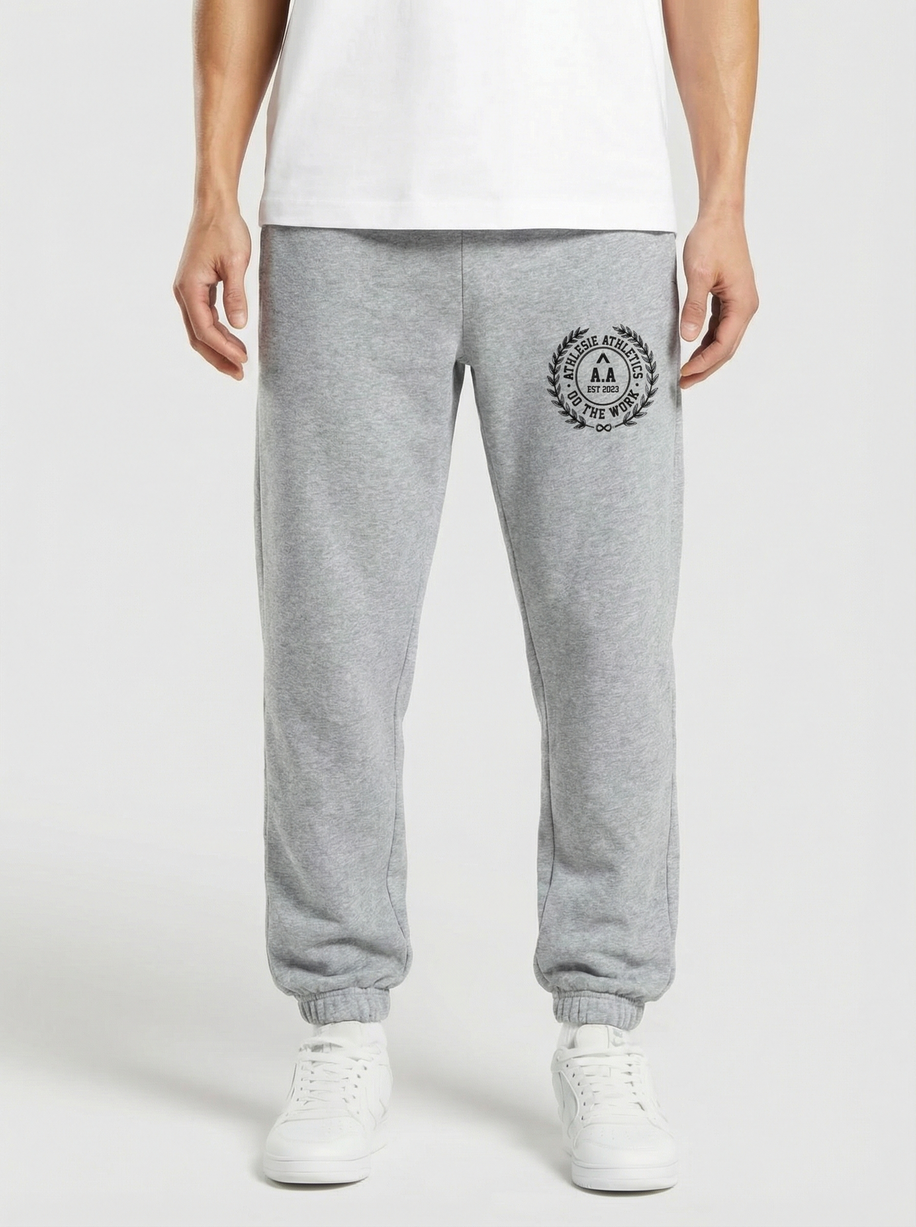 Essential Crest Sweatpants Grey